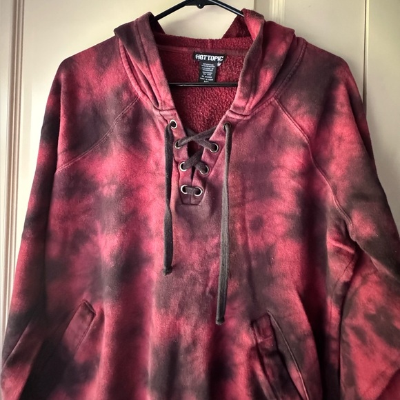 Hot Topic Women Burgundy Tie-Dye Hoodie - Picture 6 of 9